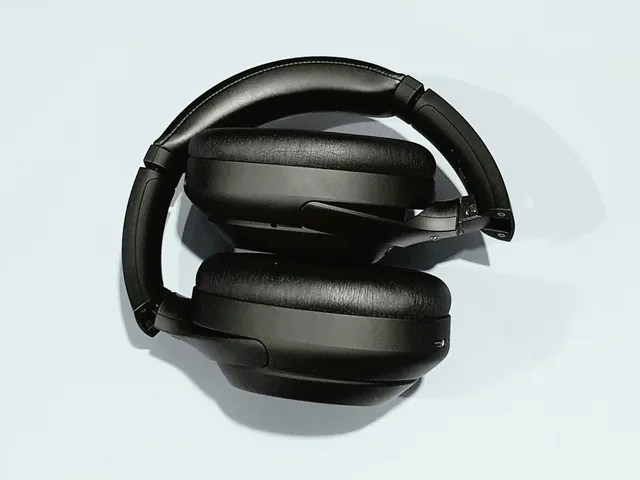 Иллюстрация модели: Sony WH-1000XM4