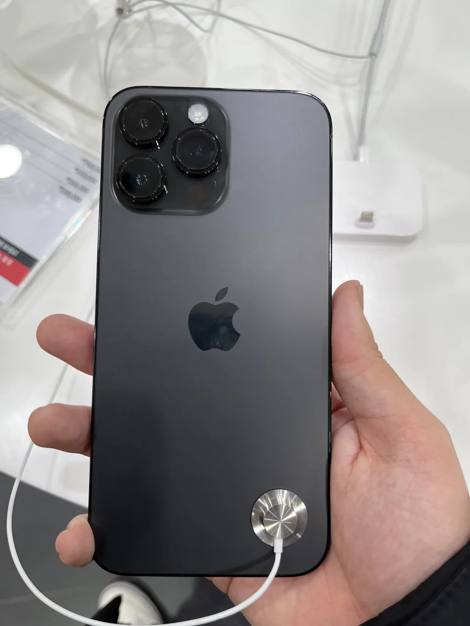 Иллюстрация модели: Apple iPhone14 Pro Max